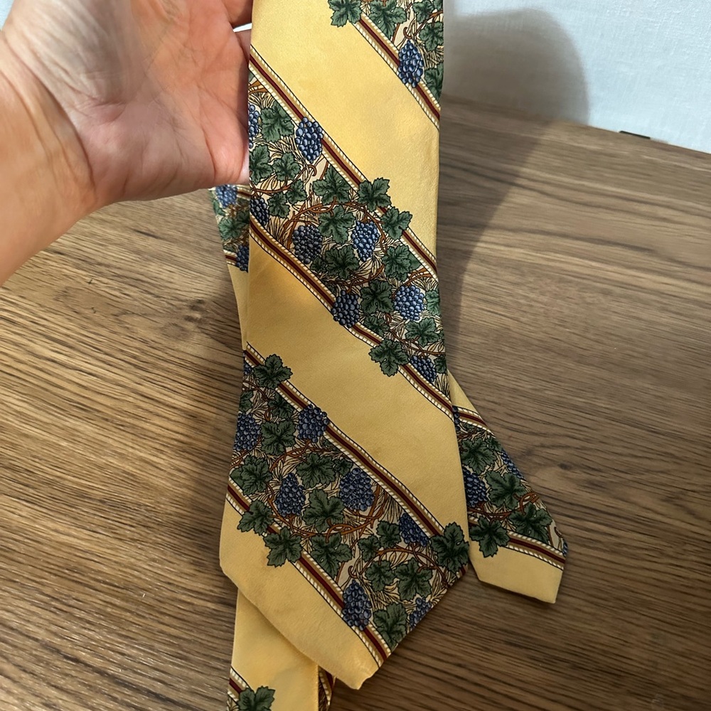 UNICEF tie